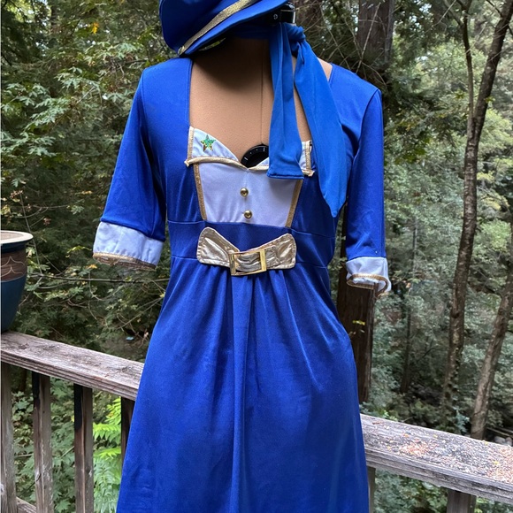 Costumes - Picture 2 of 16